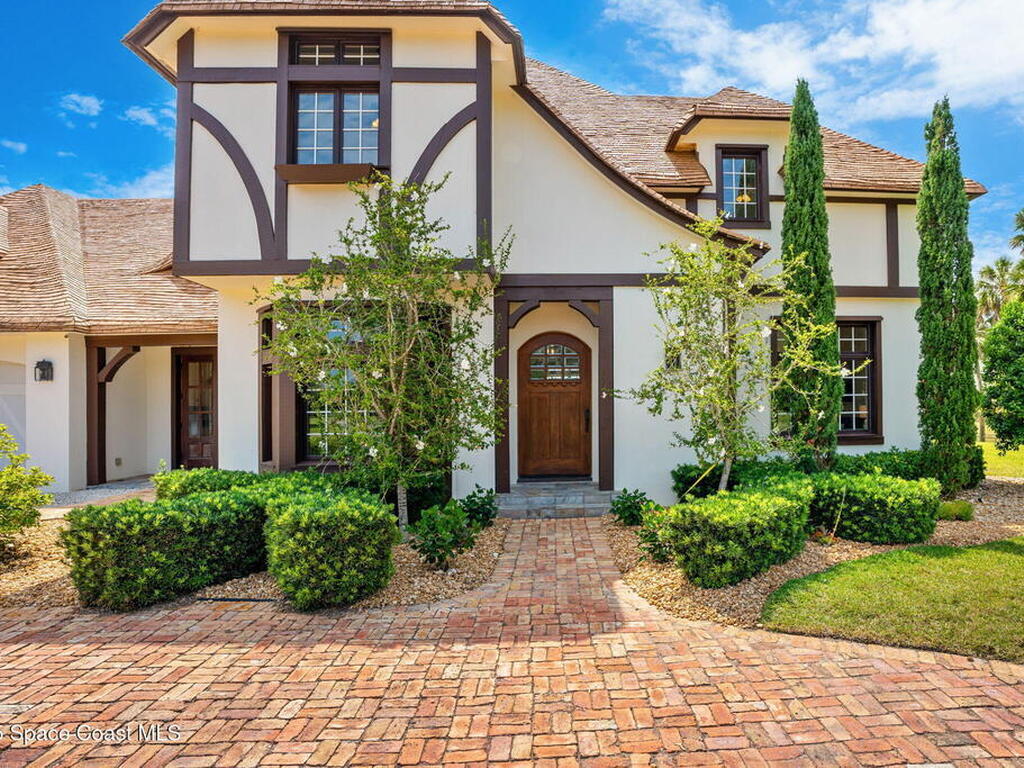 7021 S Tropical Trail, Merritt Island, FL 32952