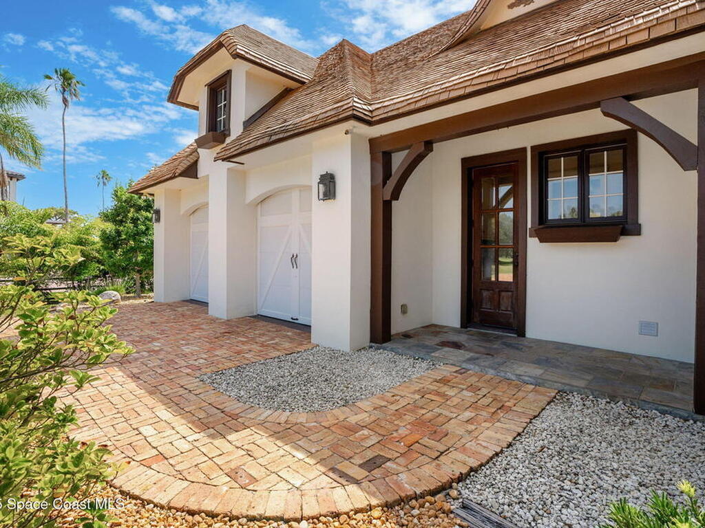 7021 S Tropical Trail, Merritt Island, FL 32952