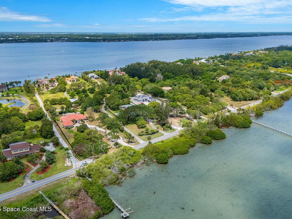 7021 S Tropical Trail, Merritt Island, FL 32952