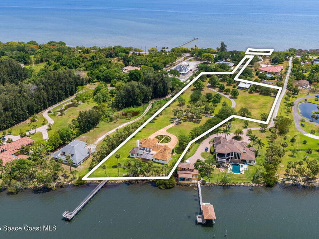7021 S Tropical Trail, Merritt Island, FL 32952