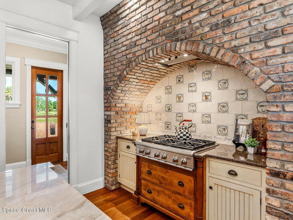 7021 S Tropical Trail, Merritt Island, FL 32952