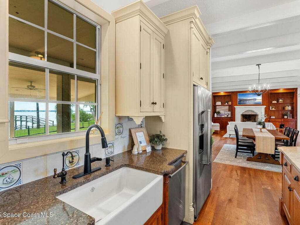 7021 S Tropical Trail, Merritt Island, FL 32952