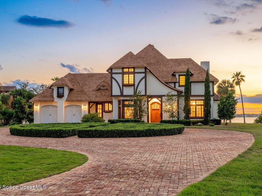 7021 S Tropical Trail, Merritt Island, FL 32952