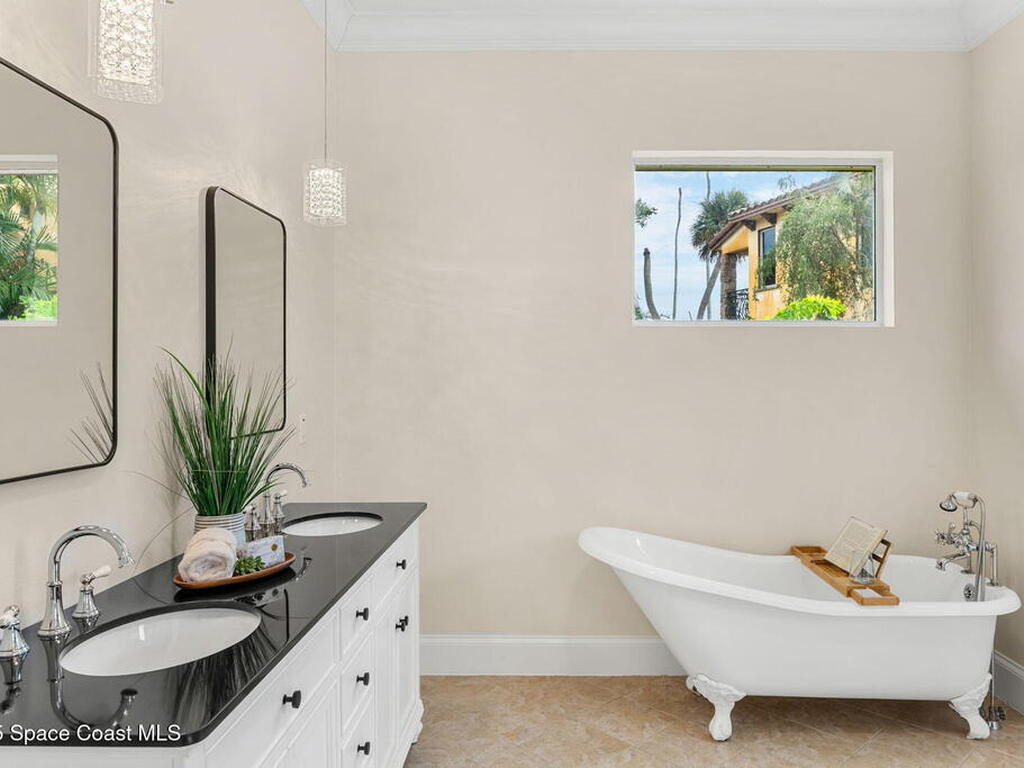 7021 S Tropical Trail, Merritt Island, FL 32952