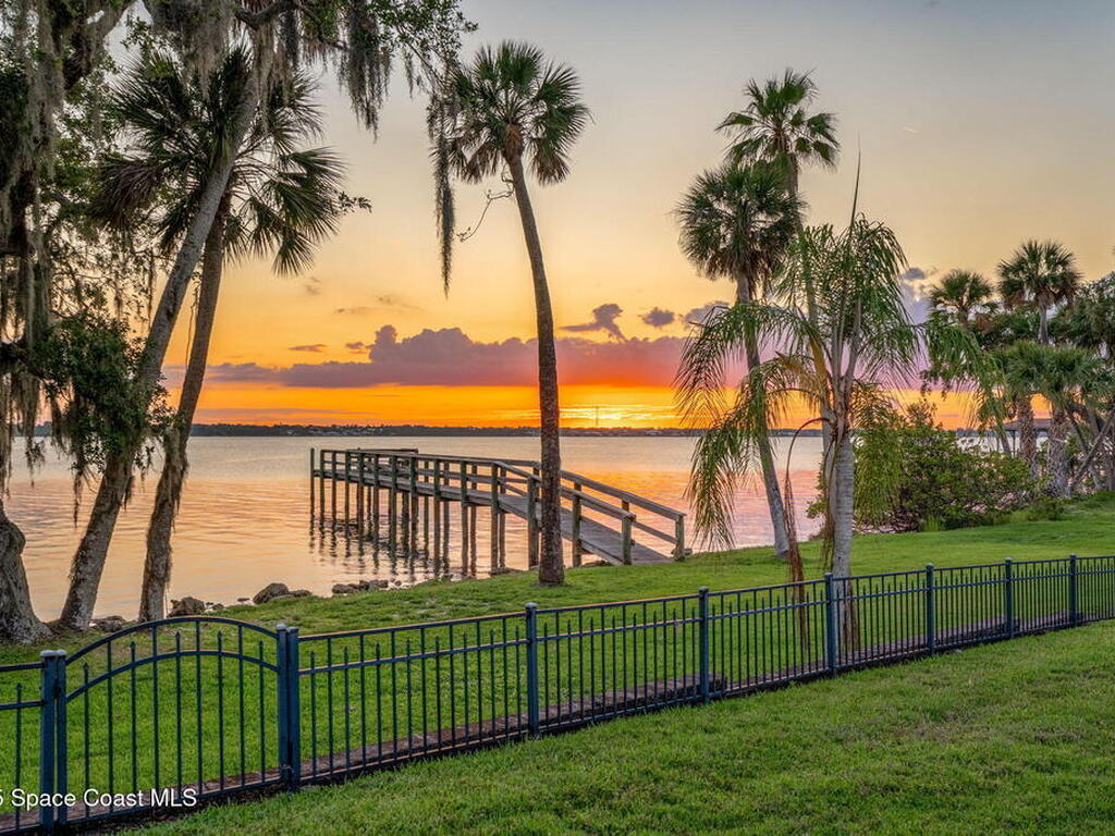 7021 S Tropical Trail, Merritt Island, FL 32952