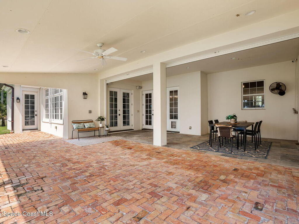 7021 S Tropical Trail, Merritt Island, FL 32952