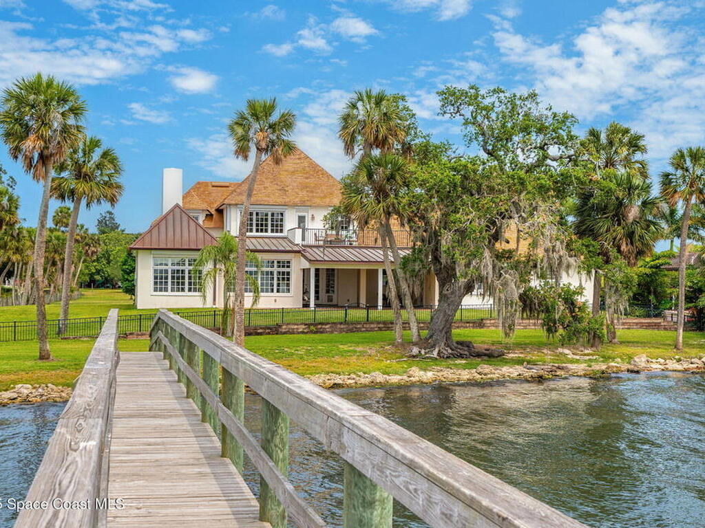 7021 S Tropical Trail, Merritt Island, FL 32952