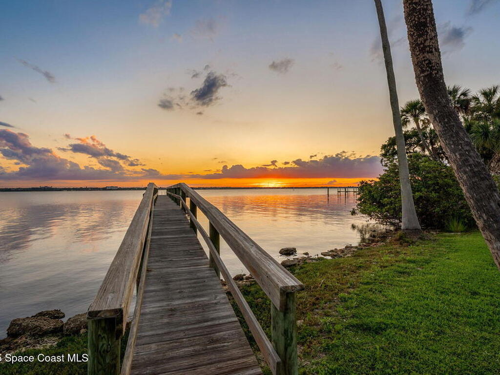 7021 S Tropical Trail, Merritt Island, FL 32952