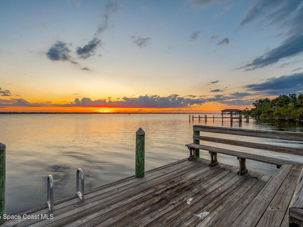7021 S Tropical Trail, Merritt Island, FL 32952
