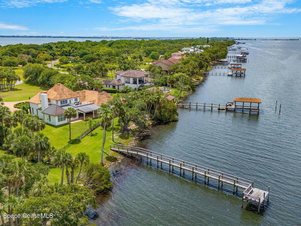 7021 S Tropical Trail, Merritt Island, FL 32952