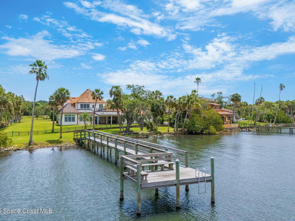 7021 S Tropical Trail, Merritt Island, FL 32952