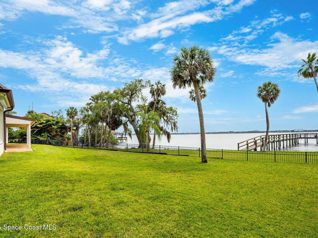 7021 S Tropical Trail, Merritt Island, FL 32952