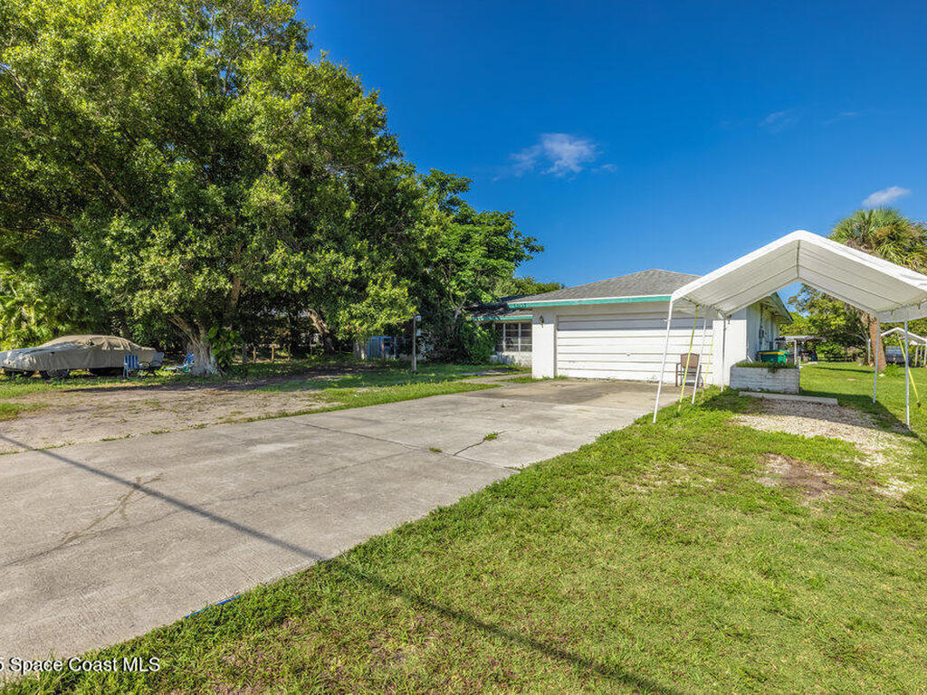 6785 Yarberry Lane, Naples, FL 34108