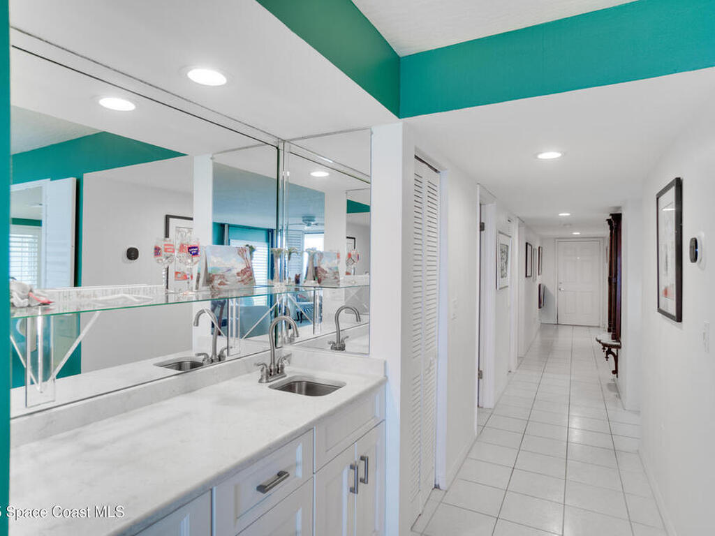 1527 S Atlantic Avenue, Cocoa Beach, FL 32931