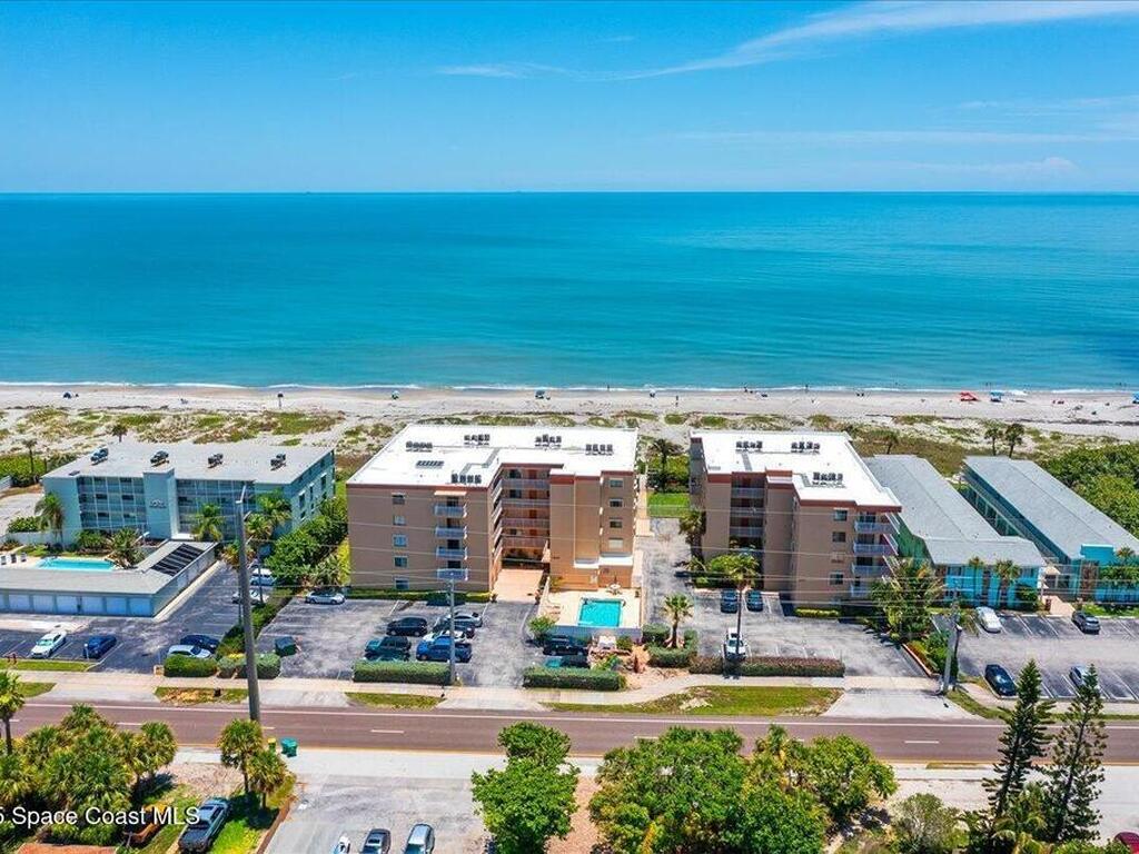 1527 S Atlantic Avenue, Cocoa Beach, FL 32931