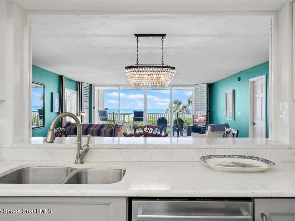 1527 S Atlantic Avenue, Cocoa Beach, FL 32931