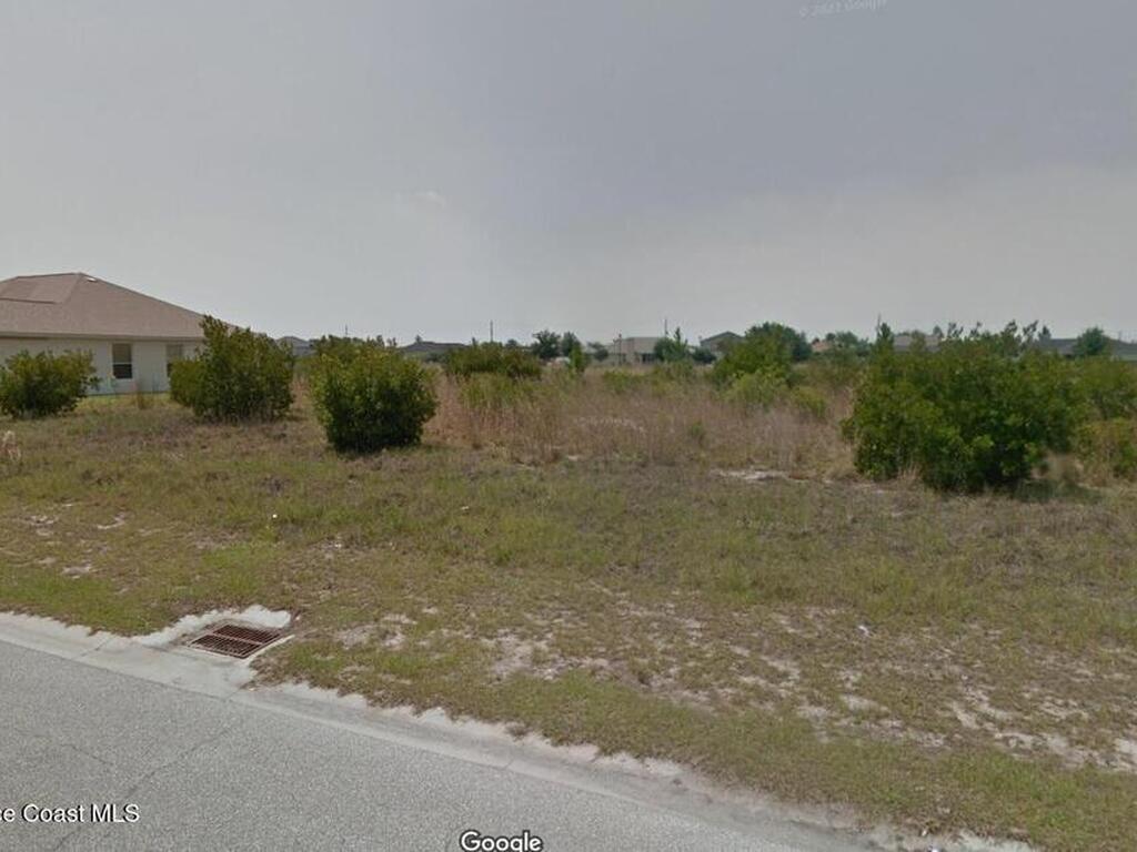 11 Lewiston Court, Palm Coast, FL 32137