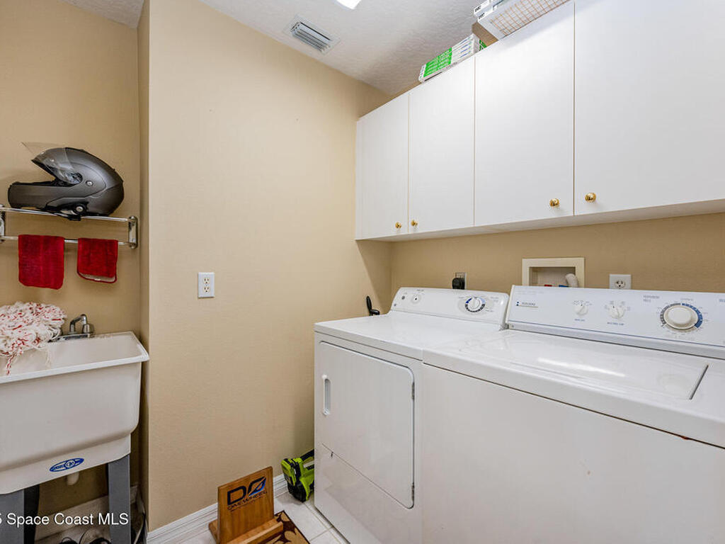 8002 Bradwick Way, Melbourne, FL 32940