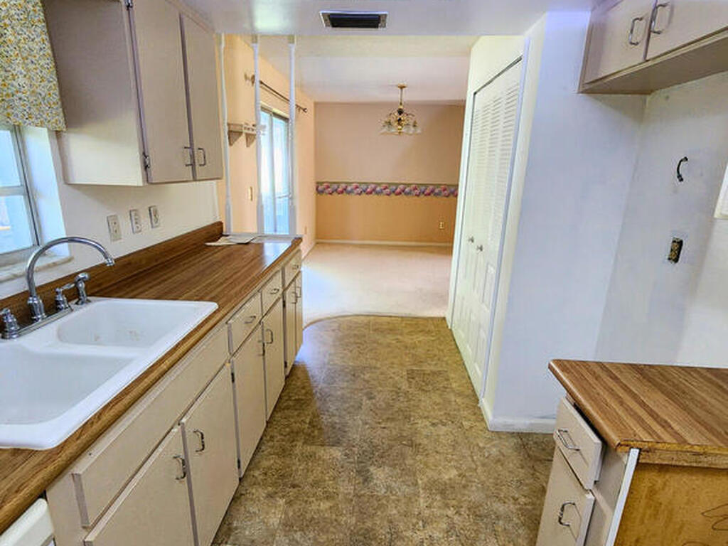 1675 Ashwood Avenue, Titusville, FL 32796