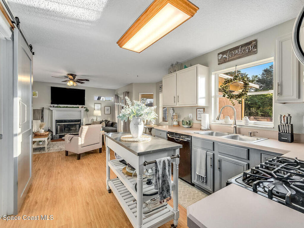 828 Parkwood Avenue, Titusville, FL 32796