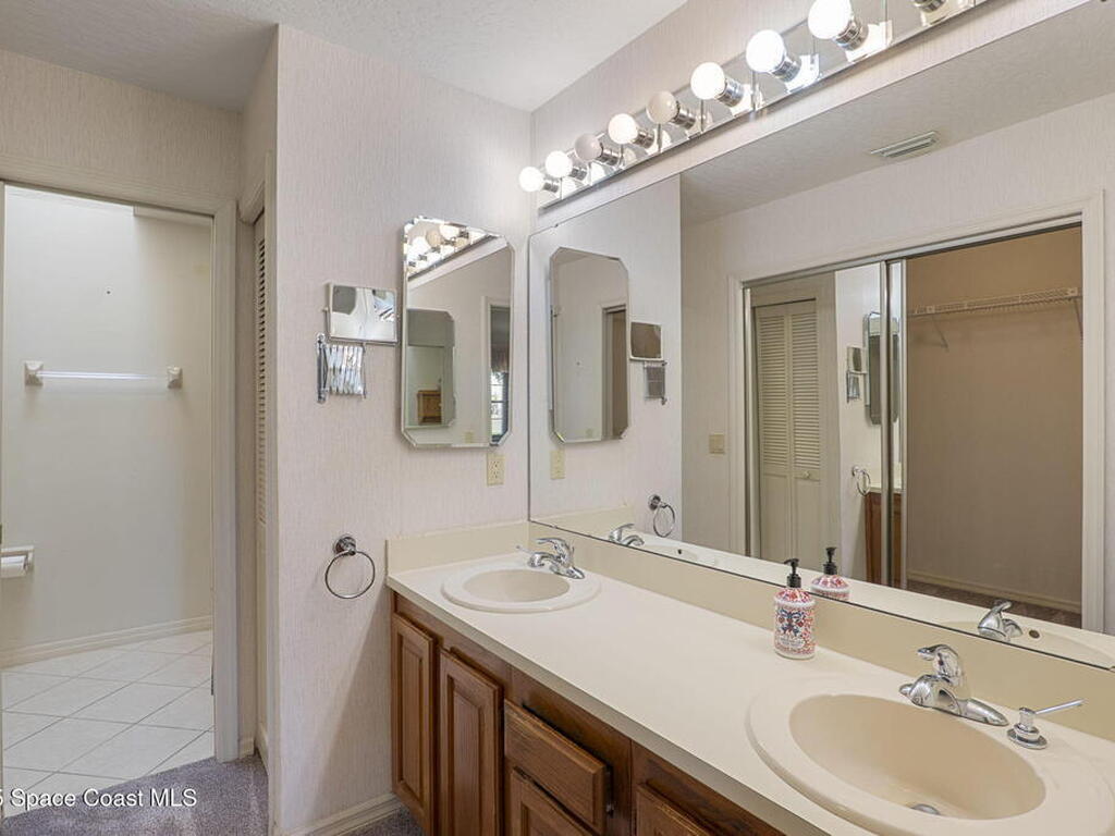 810 Ridge Lake Drive, Melbourne, FL 32940