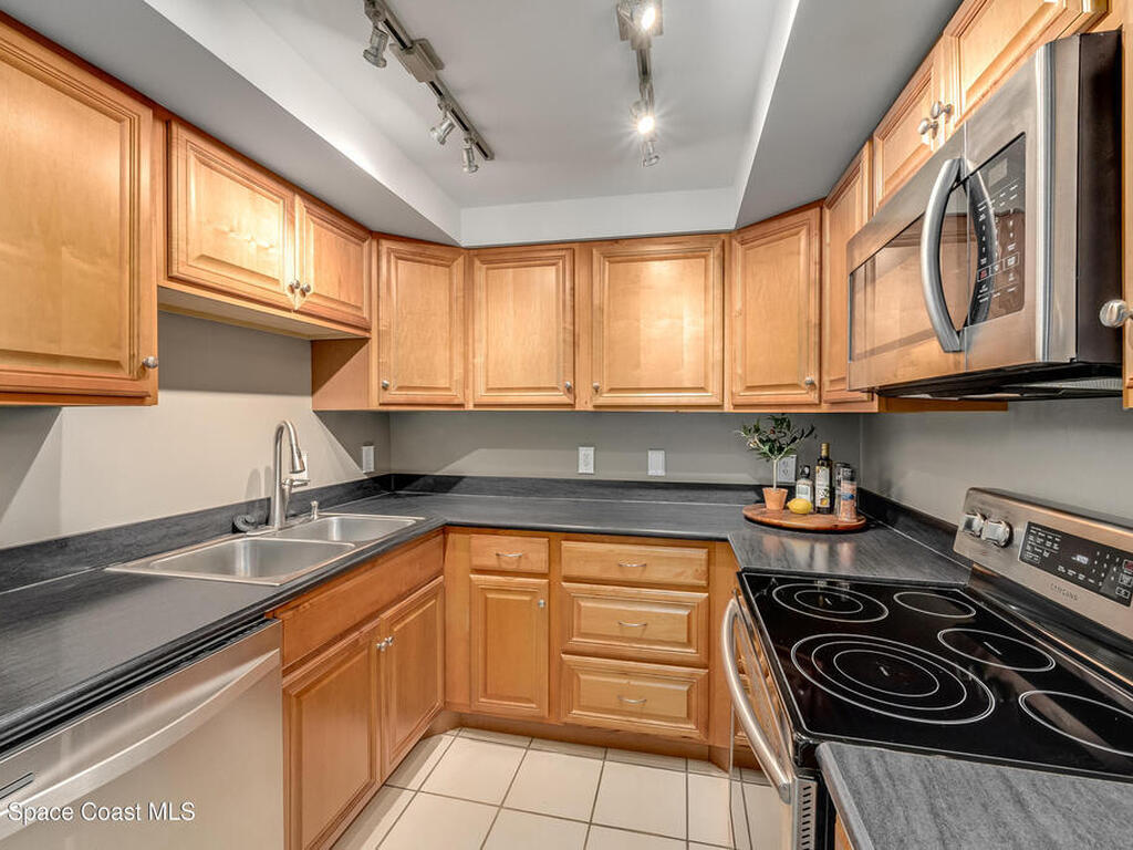 877 N Hwy A1a, Indialantic, FL 32903