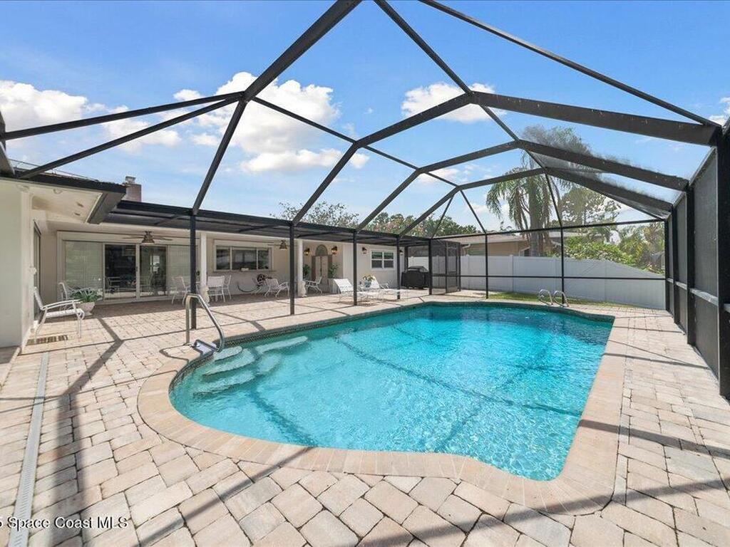 60 Alhambra Drive, Merritt Island, FL 32952