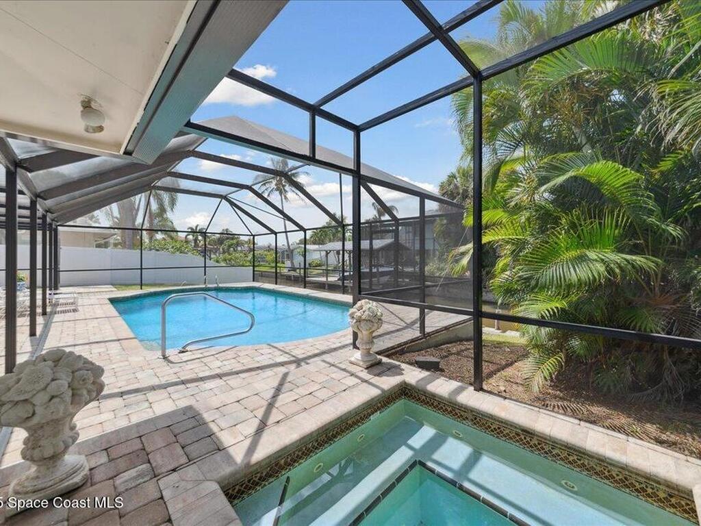 60 Alhambra Drive, Merritt Island, FL 32952