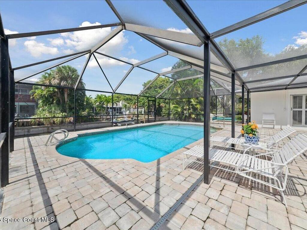 60 Alhambra Drive, Merritt Island, FL 32952
