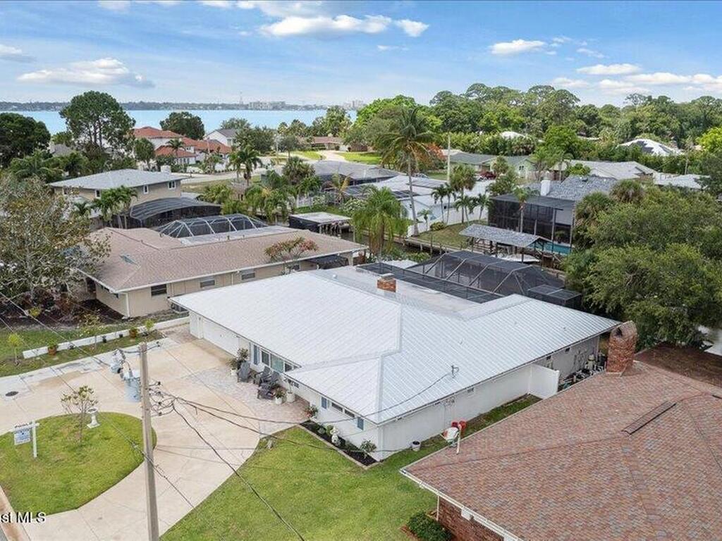 60 Alhambra Drive, Merritt Island, FL 32952