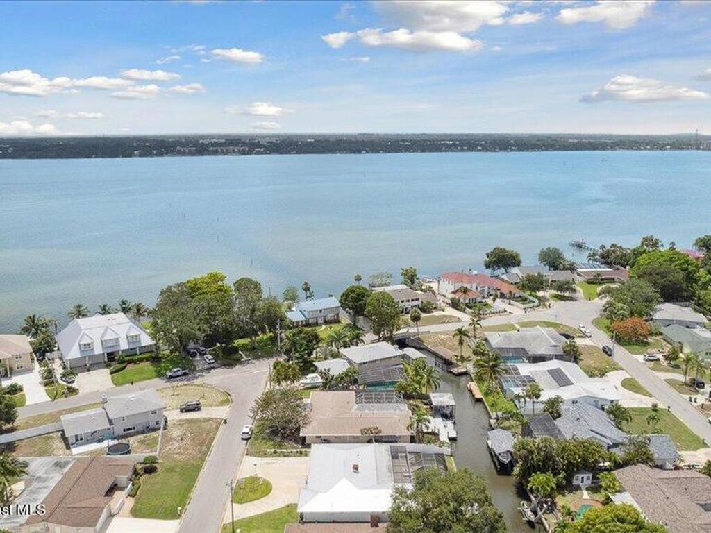 60 Alhambra Drive, Merritt Island, FL 32952