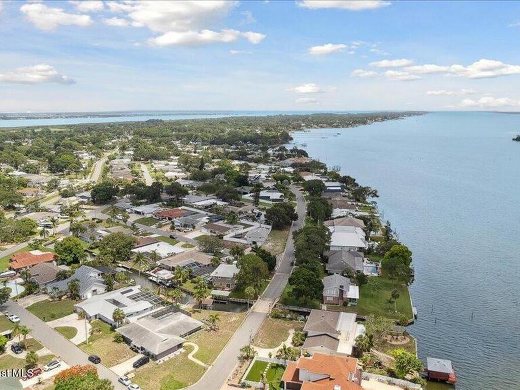 60 Alhambra Drive, Merritt Island, FL 32952