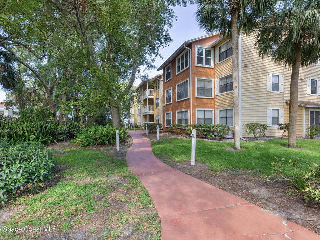 225 S Tropical Trail, Merritt Island, FL 32952
