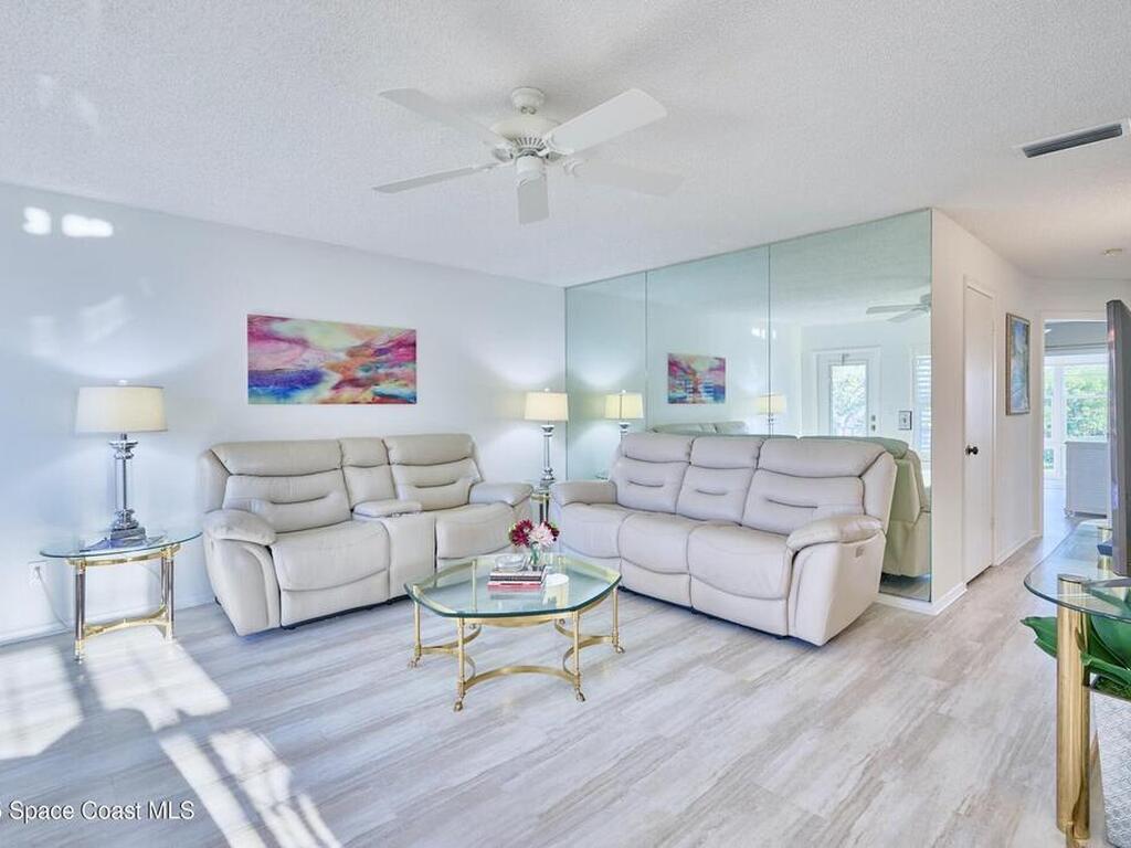 70 Royal Oak Court, Vero Beach, FL 32962