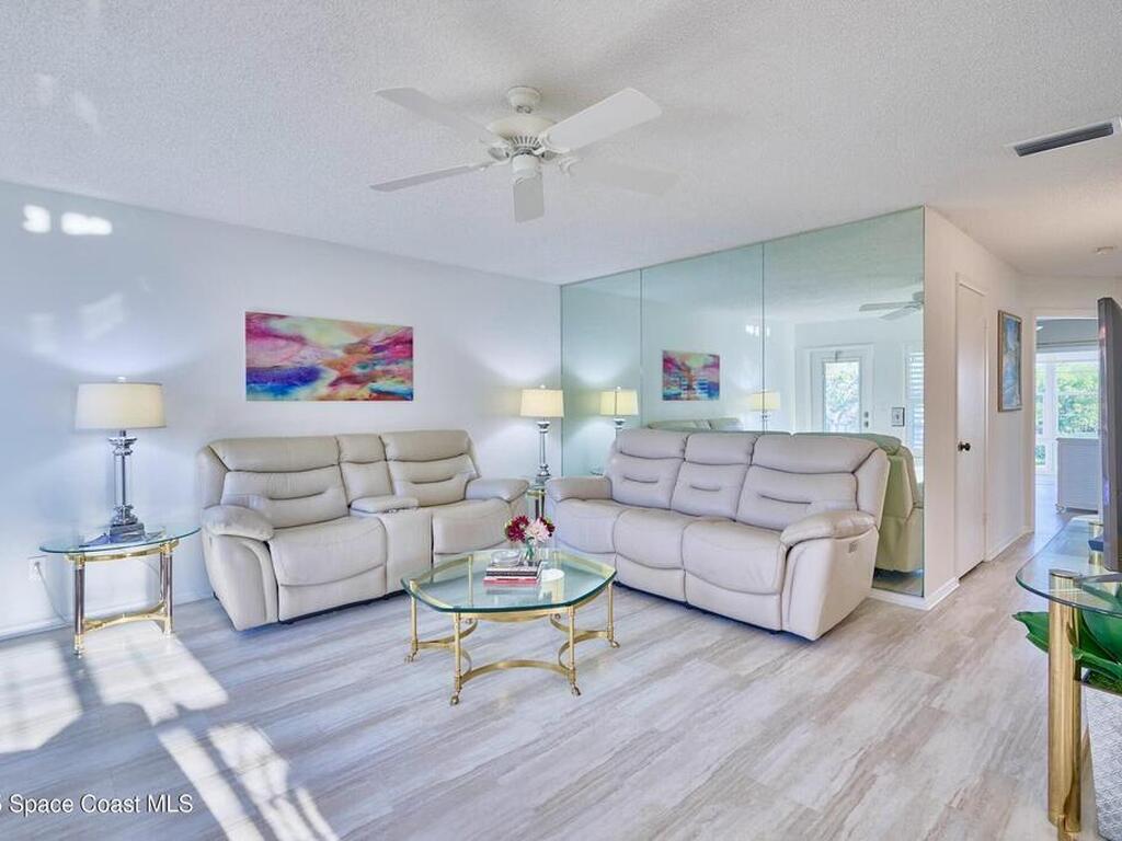 70 Royal Oak Court, Vero Beach, FL 32962