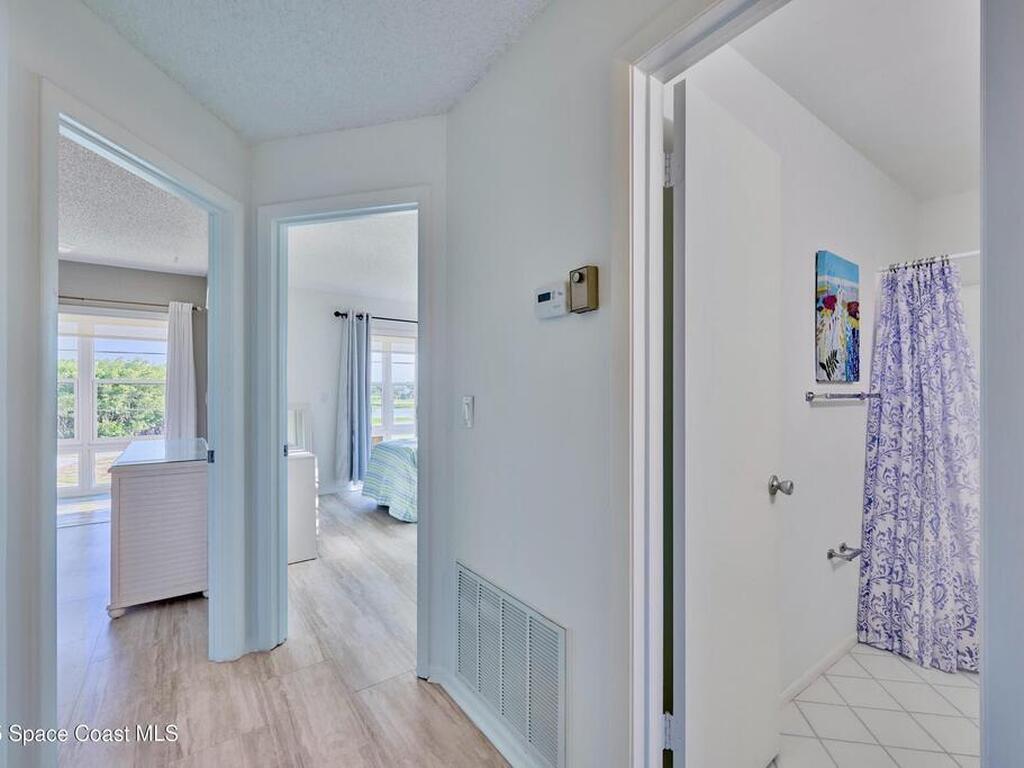 70 Royal Oak Court, Vero Beach, FL 32962