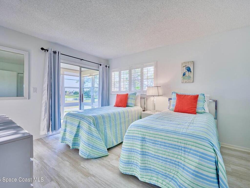 70 Royal Oak Court, Vero Beach, FL 32962