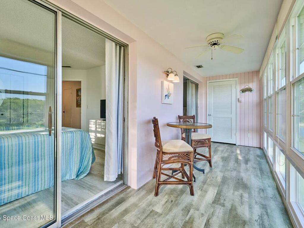 70 Royal Oak Court, Vero Beach, FL 32962