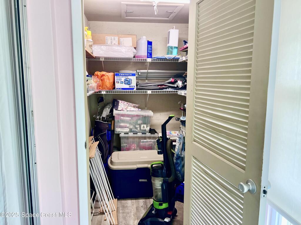 70 Royal Oak Court, Vero Beach, FL 32962