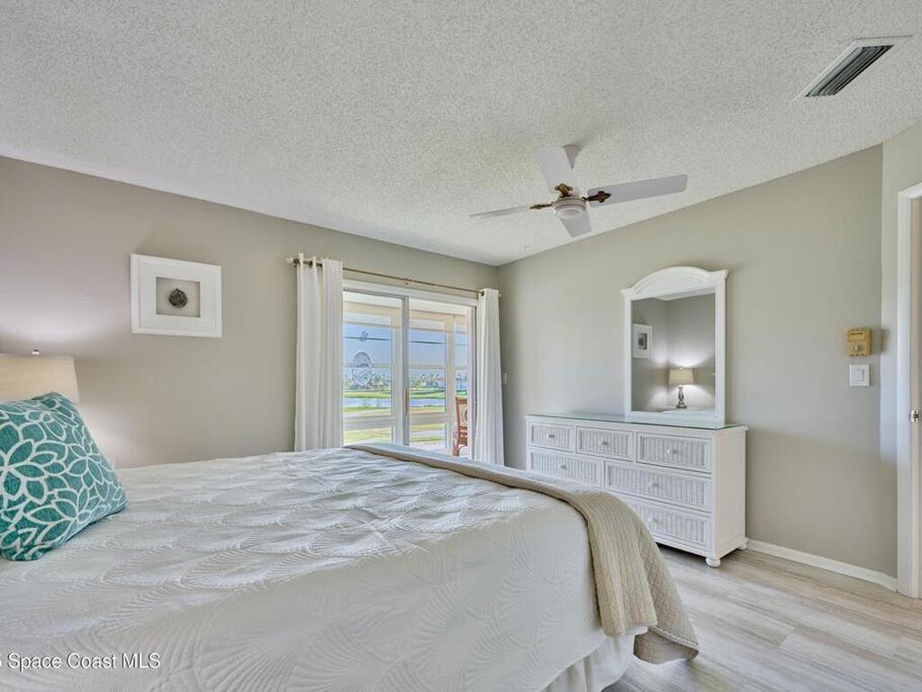 70 Royal Oak Court, Vero Beach, FL 32962