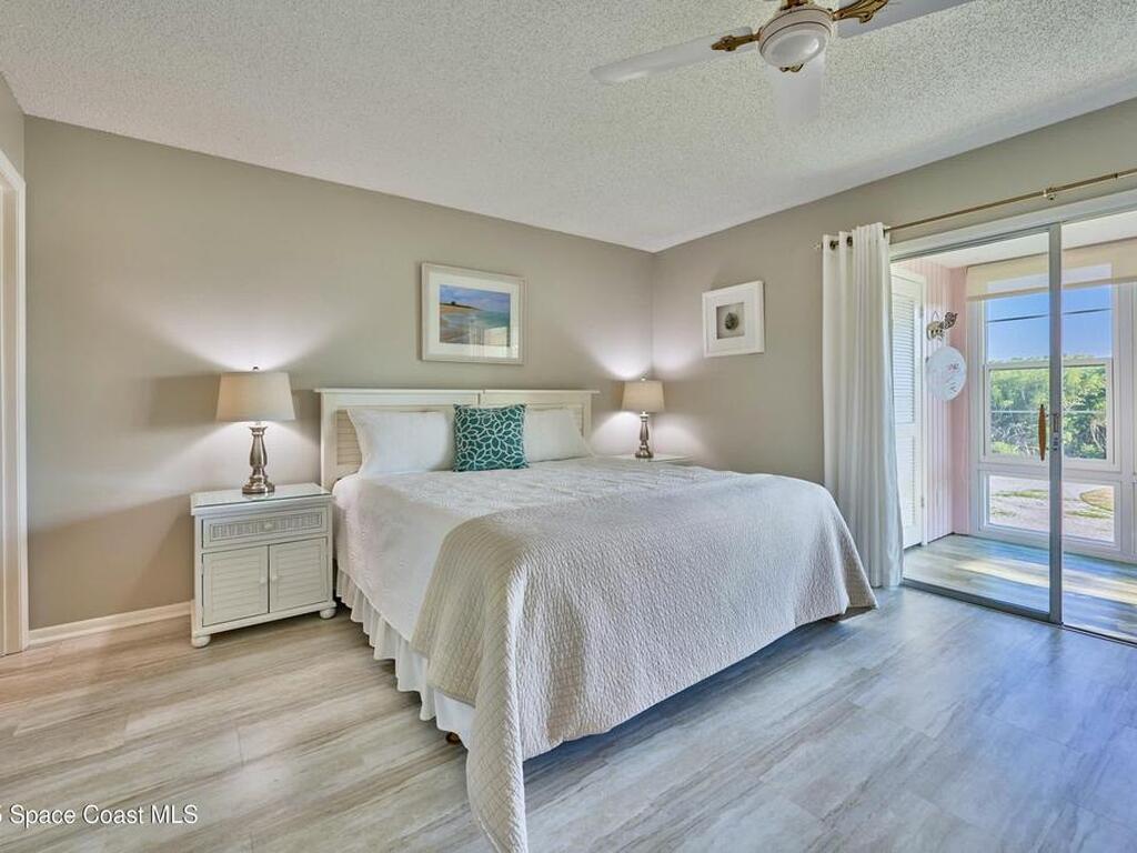 70 Royal Oak Court, Vero Beach, FL 32962