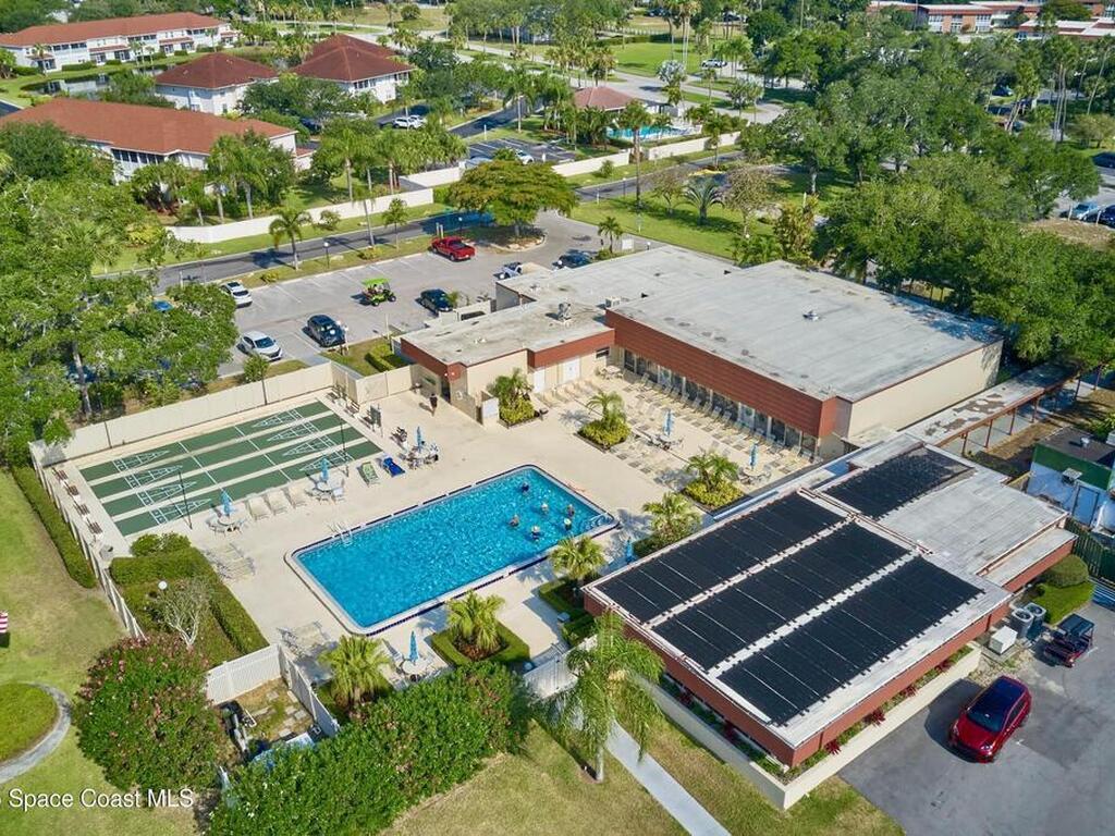 70 Royal Oak Court, Vero Beach, FL 32962