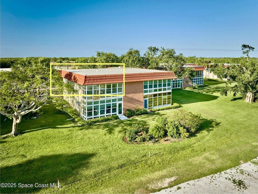 70 Royal Oak Court, Vero Beach, FL 32962