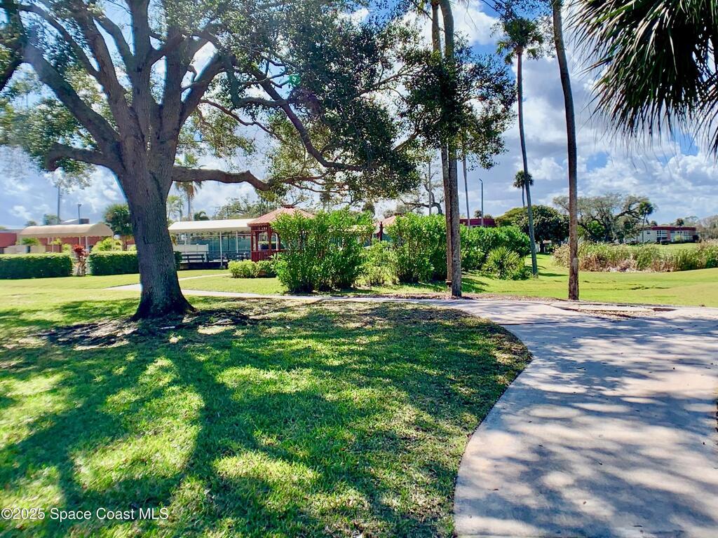 70 Royal Oak Court, Vero Beach, FL 32962