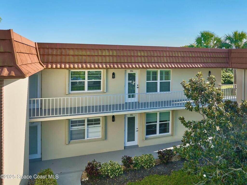 70 Royal Oak Court, Vero Beach, FL 32962