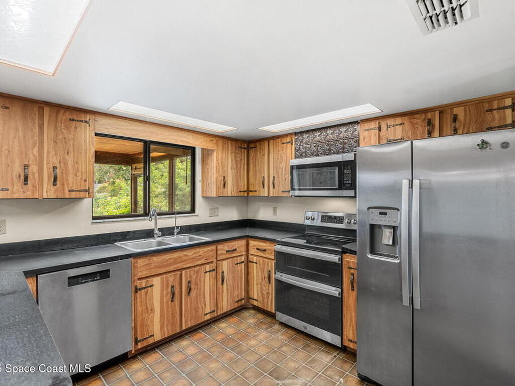 1387 Gleneagles Court, Rockledge, FL 32955