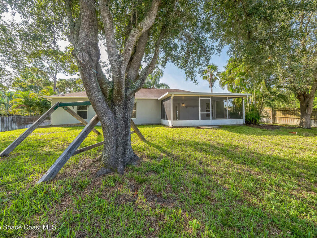 1062 Blossom Drive, Sebastian, FL 32958