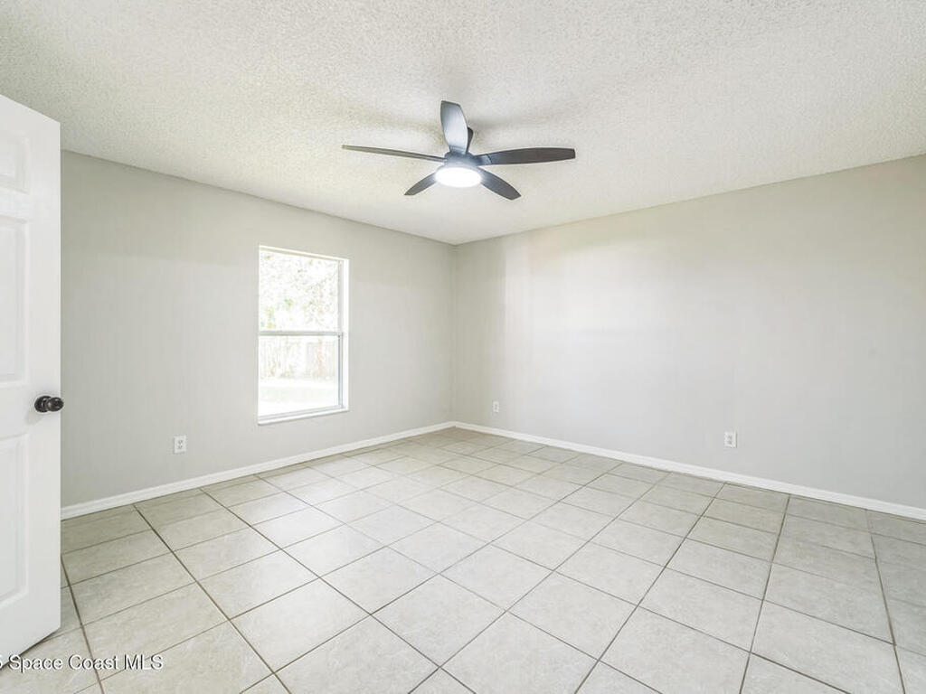 1062 Blossom Drive, Sebastian, FL 32958