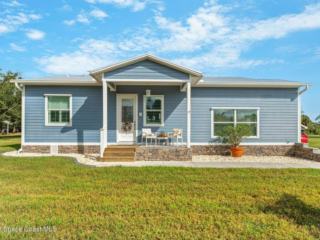 5853 Goldrush Avenue, Grant-Valkaria, FL 32949