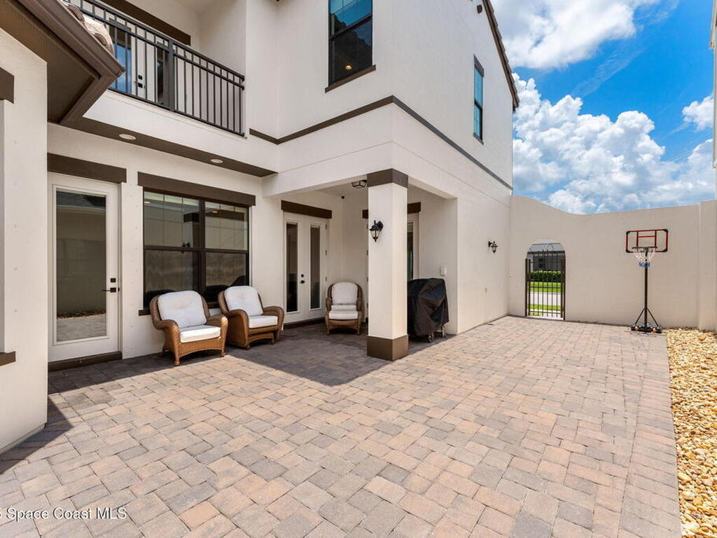8476 Lyside Drive, Melbourne, FL 32940